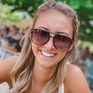 Meet your Posher, Christina